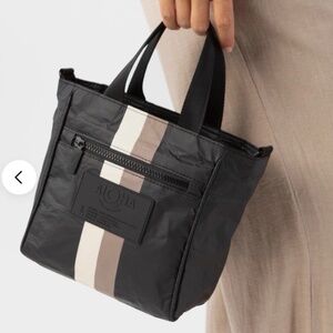 ALOHA Collection Le Voyageur Tote NWT